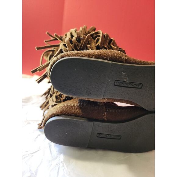 Minnetonka women's 7 M 1638 3 Layer Fringe MOCCASIN Boots BROWN SUEDE LEATHER - Picture 10 of 10